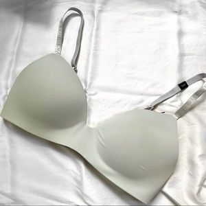 Victoria’s Secret Lightly Lined Wireless Bra